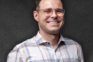 Fabio Camatari, PMC na Tetra Pak. "Ter a 4daddy como parceira no primeiro ano de implementação das rodas de conversa do grupo de afinidade de homens foi um dos fatores chave para a construção de um ambiente de segurança psicológica e engajamento do tema DEI dentro da empresa. A visão externa e “fora da caixa”, sem trazer mais do mesmo, é o que estreita nossa parceria."